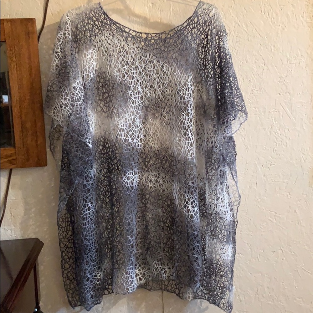 Mesh pullover shirt